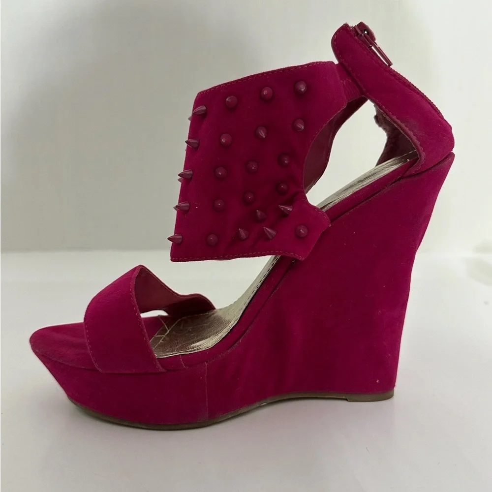 City Snappers Studded Platform Wedges Size 8.5 Spiked Heels Zip Back Rocker Y2K